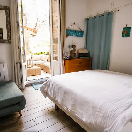 Appartement Tres Cosy Avec Cour Cannes Exterior photo