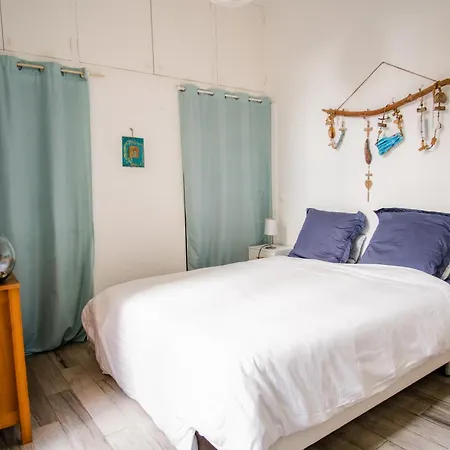 Appartement Tres Cosy Avec Cour Cannes Exterior photo